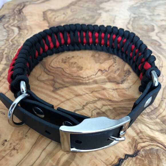 Dog Collar ~ Adjustable 13.5" to 16" ~ Black and Red Paracord ~ Handmade in USA - Picture 4 of 7